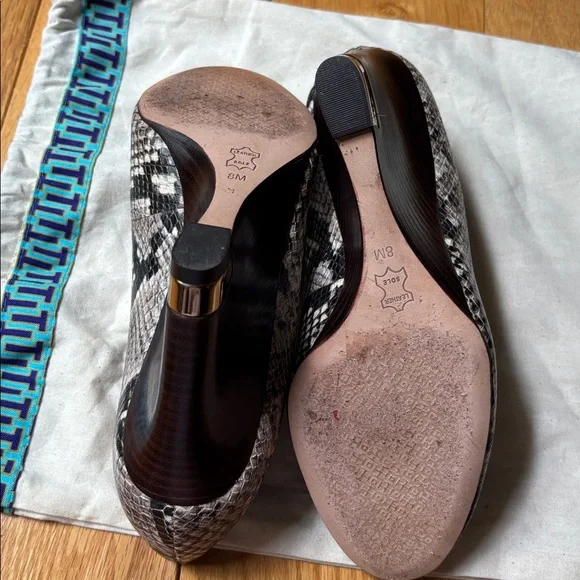 Tory Burch Astoria Leather Snakeskin Print Wedges Sz 8 - Picture 12 of 15